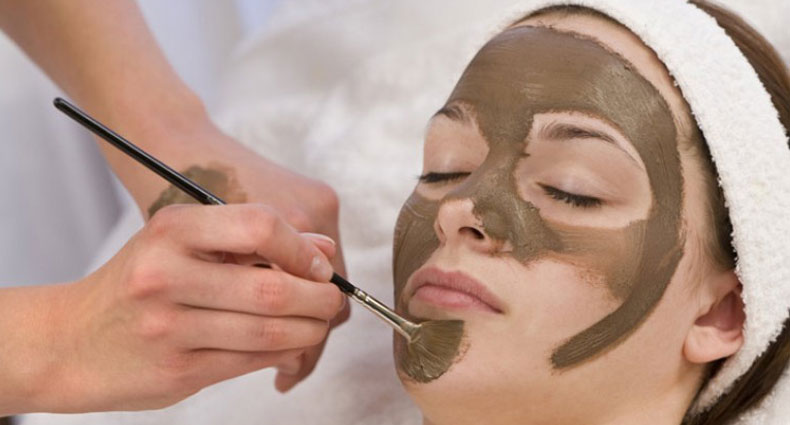 মাস্ক দিয়ে ৬ উপায়ে ত্বকের যত্ন নিবেন যেভাবে