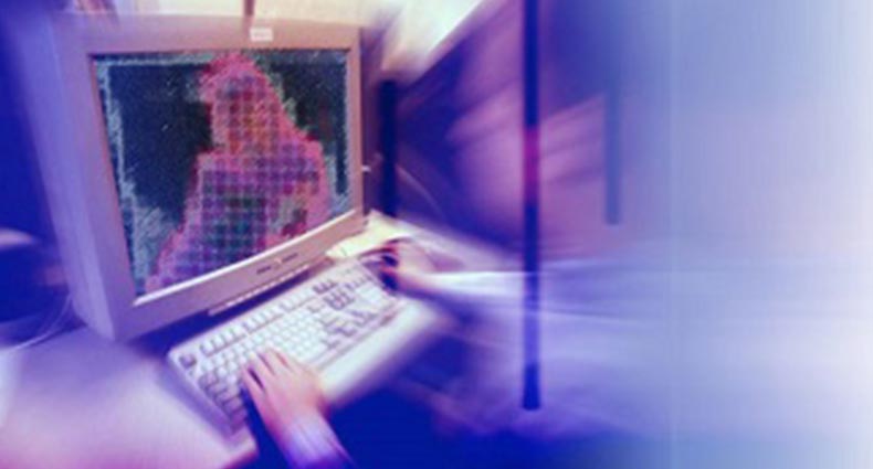 বিশ্বজুড়ে পর্নোগ্রাফি ভূত!