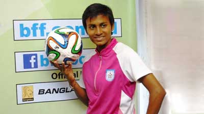 ‘ফুটবল কন্যা’ সাবিনা