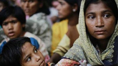 প্রাণের ভয়ে ভীত হাজারো রোহিঙ্গা শিশু