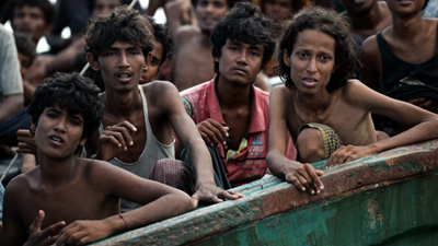 প্রাণ বাঁচাতে বাংলাদেশ সীমান্তে রোহিঙ্গারা