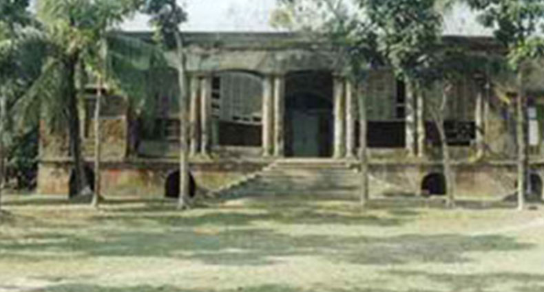 বিলুপ্তির পথে মোরেলগঞ্জের ঐতিহাসিক কুঠিবাড়ি