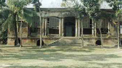 বিলুপ্তির পথে মোরেলগঞ্জের ঐতিহাসিক কুঠিবাড়ি