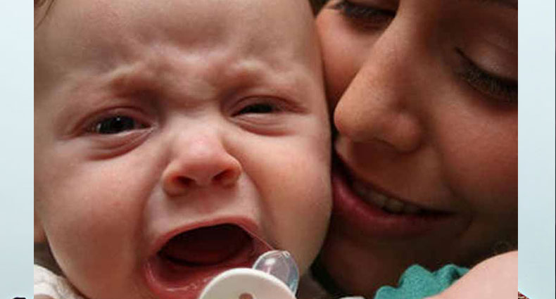 মুহূর্তেই থামবে শিশুর কান্না, সহজ উপায় 