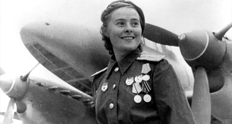 সোভিয়েত এক নারী পাইলটের মুখে দ্বিতীয় বিশ্বযুদ্ধ