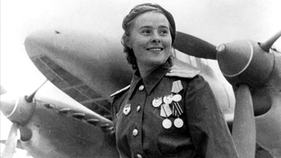 সোভিয়েত এক নারী পাইলটের মুখে দ্বিতীয় বিশ্বযুদ্ধ