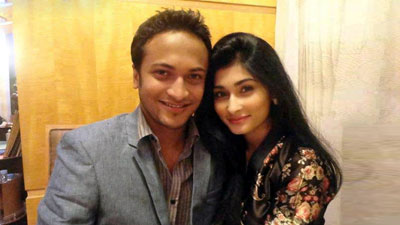 ফেসবুকে পরিচয়, দেখা লন্ডনে অতঃপর প্রেম ও বিয়ে