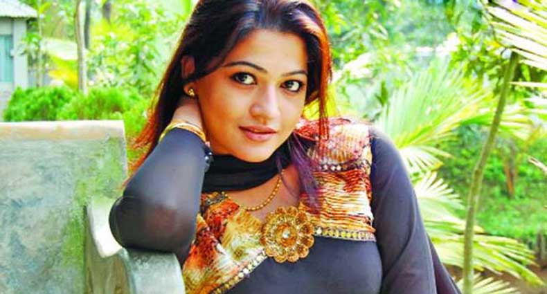 আগা গোড়াই একটা ঠকবাজ!