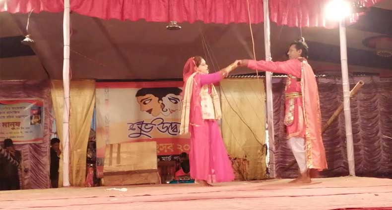 গ্রাম বাংলার মানুষের বিনোদনের মুলেই ছিলো যাত্রাপালা