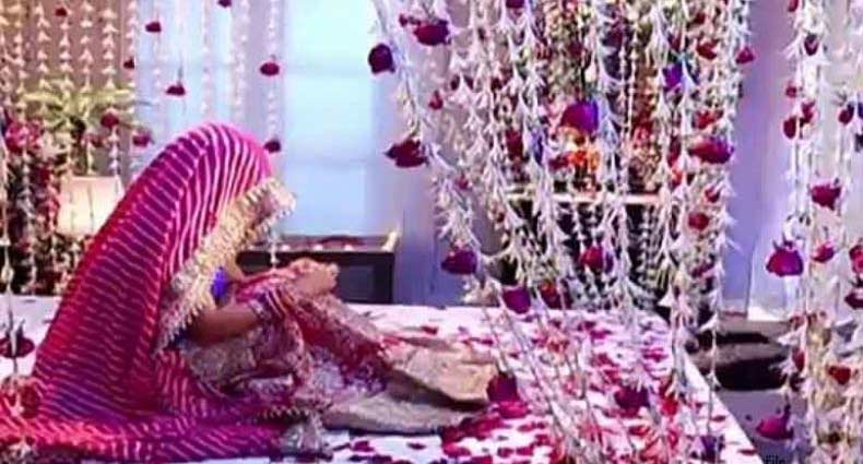 বাসর রাতে স্ত্রীর কাছে কী চায় স্বামী