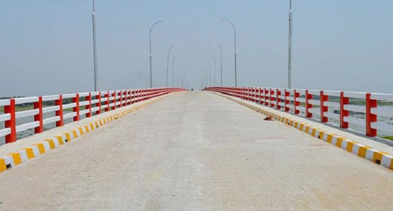 ব্রিজ নিয়ে দুই জেলায় প্রতিহিংসা, সংঘর্ষের আশংকা