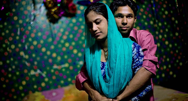 নারীদের যেসব ছলনার ফাঁদে পা বাড়ায় পুরুষ