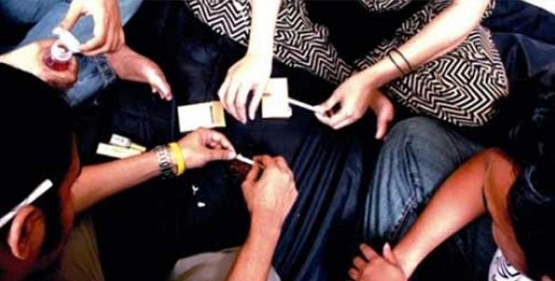 স্লিম হতে ইয়াবায় ঝুঁকছে ধনীর দুলালীরা!