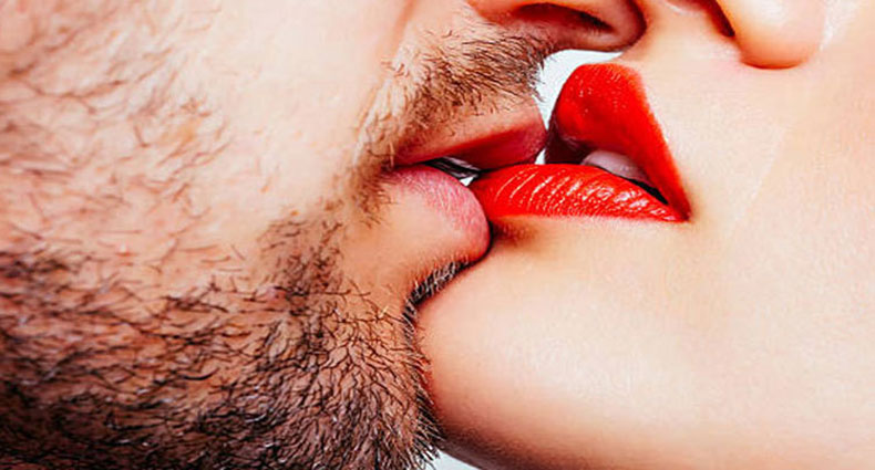 কোন চুমুর কী মানে, জানেন?
