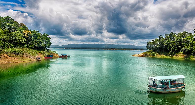 ঘুরে আসুন লাল পাহাড়ের দেশ ‘রাঙ্গামাটি’