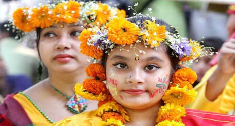 ফুল ফুটুক আর না-ই ফুটুক আজ বসন্ত