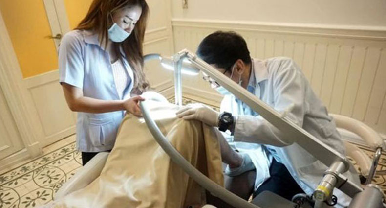 গোপনাঙ্গ ফর্সা করতে ছুটছেন হাসপাতালে!