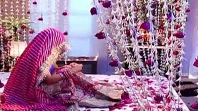 বাসর রাতে স্ত্রীর কাছে কী চায় স্বামী