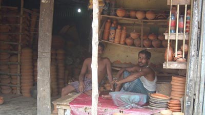 ঐতিহ্যবাহী মৃৎশিল্প এখন মৃতপ্রায়