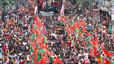 ‘হায় হোসেন, হায় হোসেন’ স্লোগানে মাতম তাজিয়া মিছিল