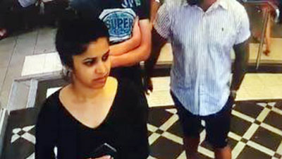 রাস্তায় নারী দেখলেই শরীর রগরগ করে উঠা শুয়োরের ছানাগুলো...