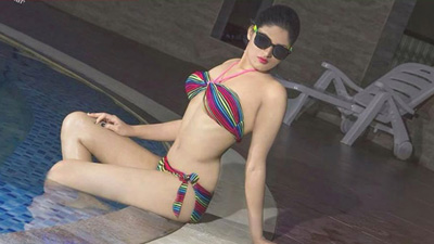 সুইম স্যুটে হট এভ্রিল