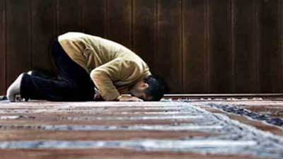 যখন নামাজ পড়া সম্পূর্ণরূপে হারাম