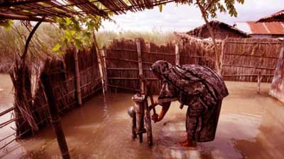 যে কারণে জরায়ু কেটে ফেলতে বাধ্য হচ্ছেন উপকূলের নারীরা