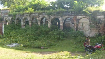 নাটোরের চৌগ্রাম জমিদার বাড়ি এখন ধ্বংসস্তূপ