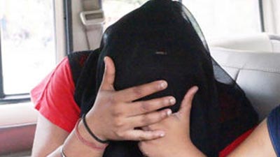 স্ত্রী যদি পরকীয়া করে তাহলে কি করবেন?