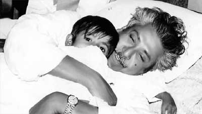 রাসেল বেঁচে আছেন বাঙালির ভালোবাসার ক্যানভাসে