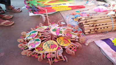 মেলার অন্যতম আকর্ষণ লোকজ ঐতিহ্য ‘টম টম’