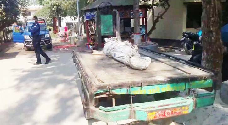 রিকশা থেকে ছিটকে পড়ে শিশুর মৃত্যু