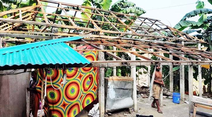 মাদকের জন্য ঘরের টিন খুলে কেজিদরে বিক্রি