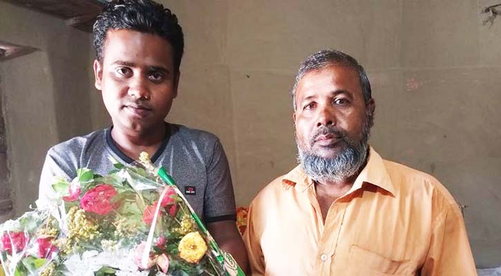 রাবি ভর্তি পরীক্ষায় প্রথম হলেন কাঠমিস্ত্রি মোস্তাকিম 