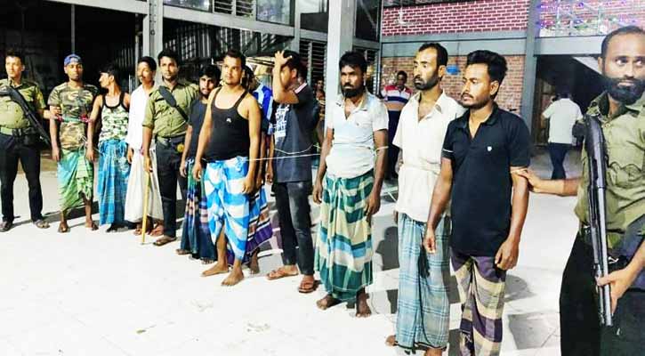 ইলিশ শিকারের দায়ে ৫৬ জেলের জেল-জরিমানা