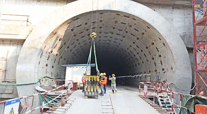 বঙ্গবন্ধু টানেলের দ্বিতীয় মুখ খুলছে
