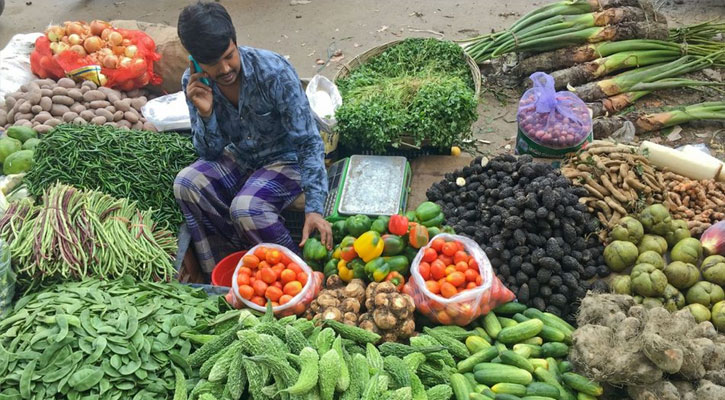 চাল ও মুরগির দাম বেড়েছে, কমেছে সবজির