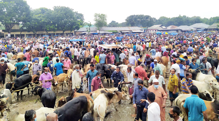 কোথাও মানা হচ্ছে না স্বাস্থ্যবিধি