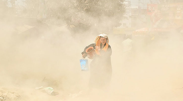 বায়ুদূষণে বিপজ্জনক হচ্ছে ঢাকা