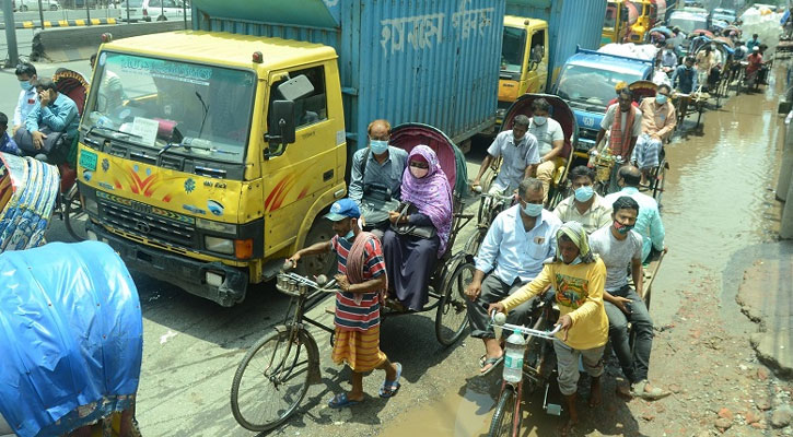 কোনো বিধিনিষেধ মানতে চায় না রাজধানীবাসী