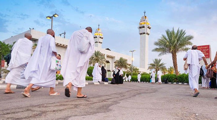 জুমার দিনে আগে মসজিদে যাওয়ার ফজিলত ও মর্যাদা