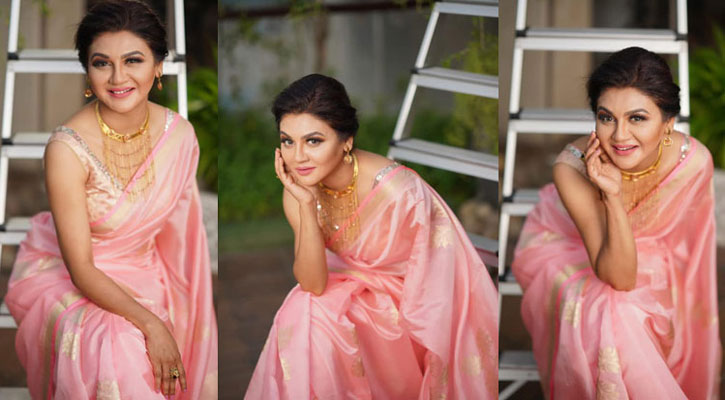 ম্যাংগো শাড়ি পরে জয়ার ঈদবার্তা