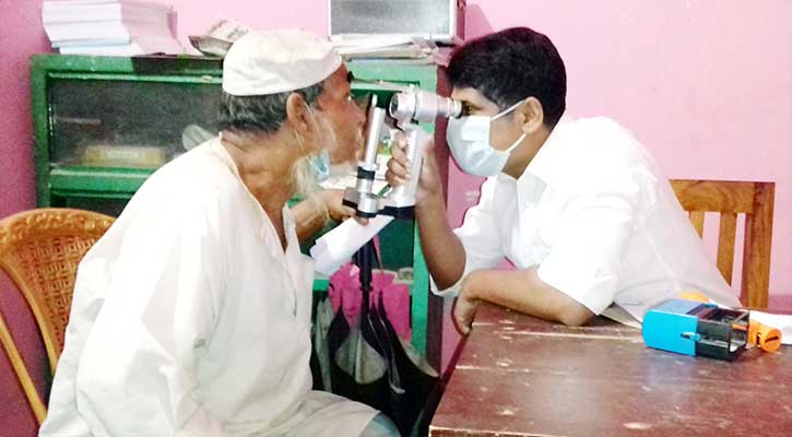 রাজাপুরে বিনামূল্যে দেড় শতাধিক চক্ষু রোগীর চিকিৎসা