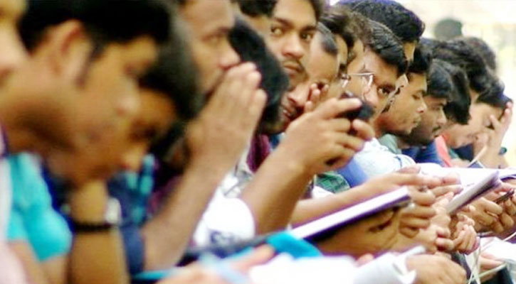 শঙ্কায় চাকরিপ্রত্যাশীরা