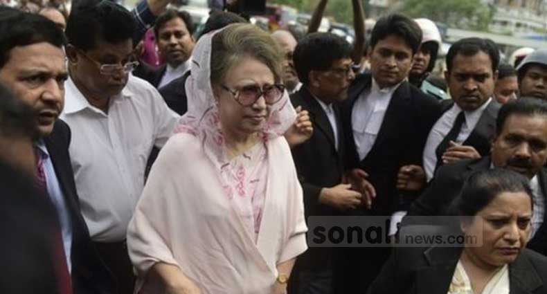 আইনজীবীর মাধ্যমে হাজিরা দিলেন খালেদা জিয়া