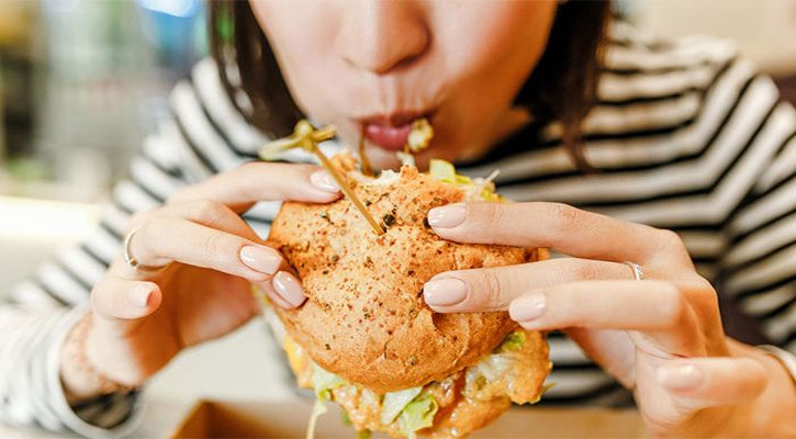 দ্রুত খাবার খেলে কী হতে পারে?