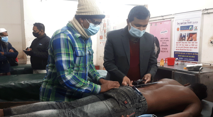 পূর্ব শত্রুতার জের ধরে কলেজ ছাত্রকে হাতুড়ি পেটা  