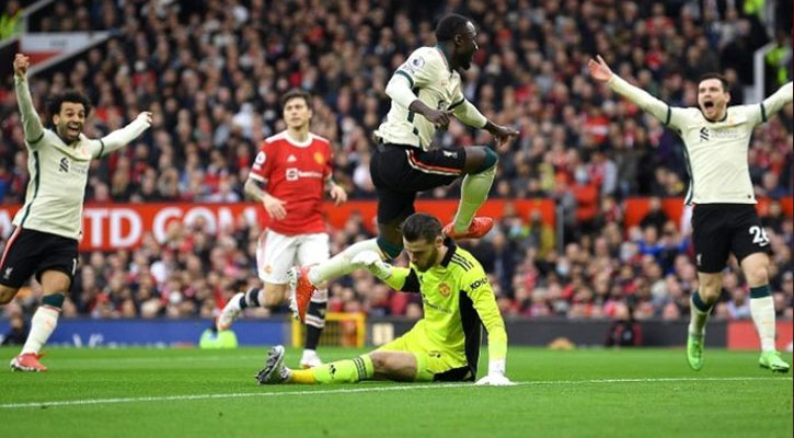 সালাহর হ্যাটট্রিকে রোনালদোদের উড়িয়ে দিল লিভারপুল