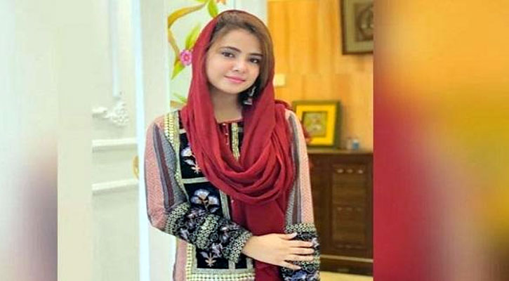 লাখ টাকার ভাড়া ফ্ল্যাটে একাই থাকতেন এই তরুণী